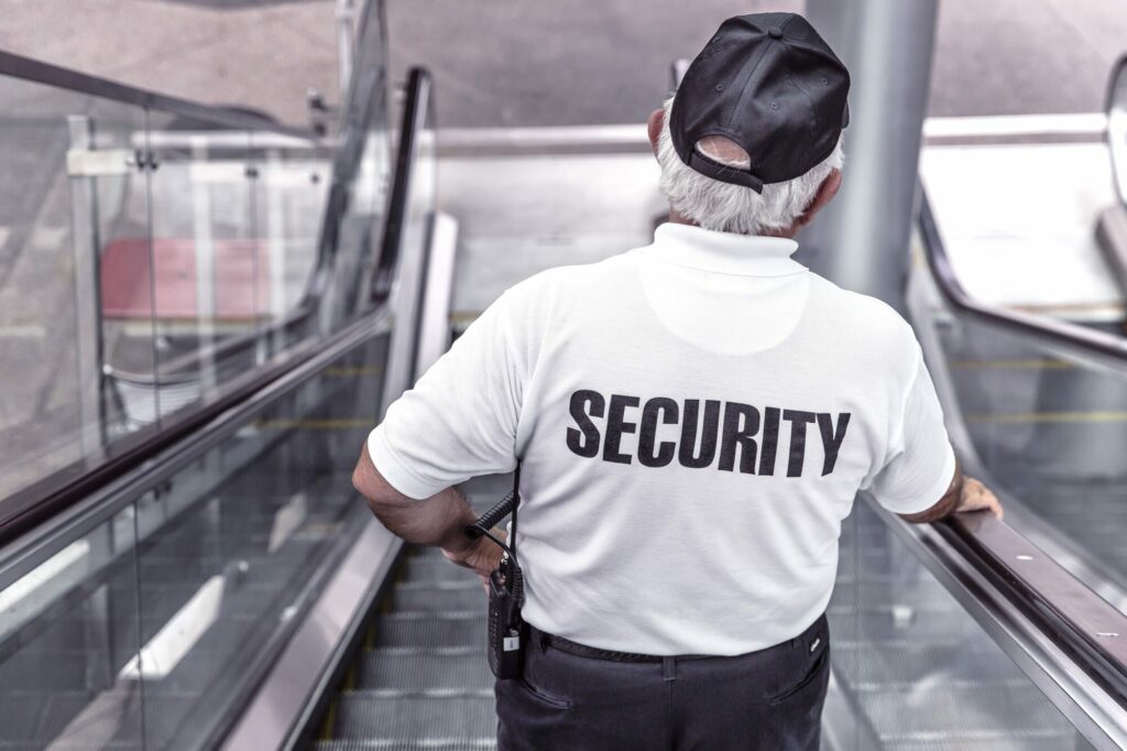 choosing security guard services